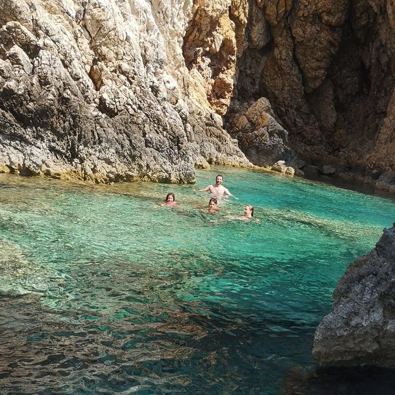 Swim in a secluded area on Bisevo island - Vis